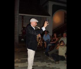 Rulon haciendo cantar al público
