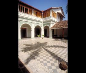 El Patio de la Casa de los Tres Mundos