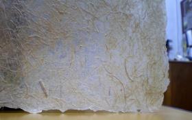 Natural: Elaborado con fibra de pinzote de banano.- (casi traslúcido)