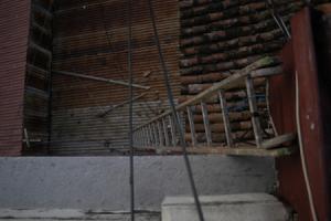 Montaje del Cubo de Luz, Junio 2004.