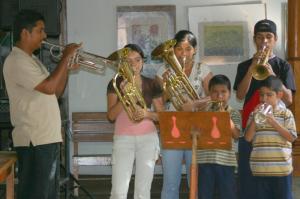 Instrumentos donados por Janet Mitchell, Canadá. Donación realizada el 18 de Mayo de 2007.